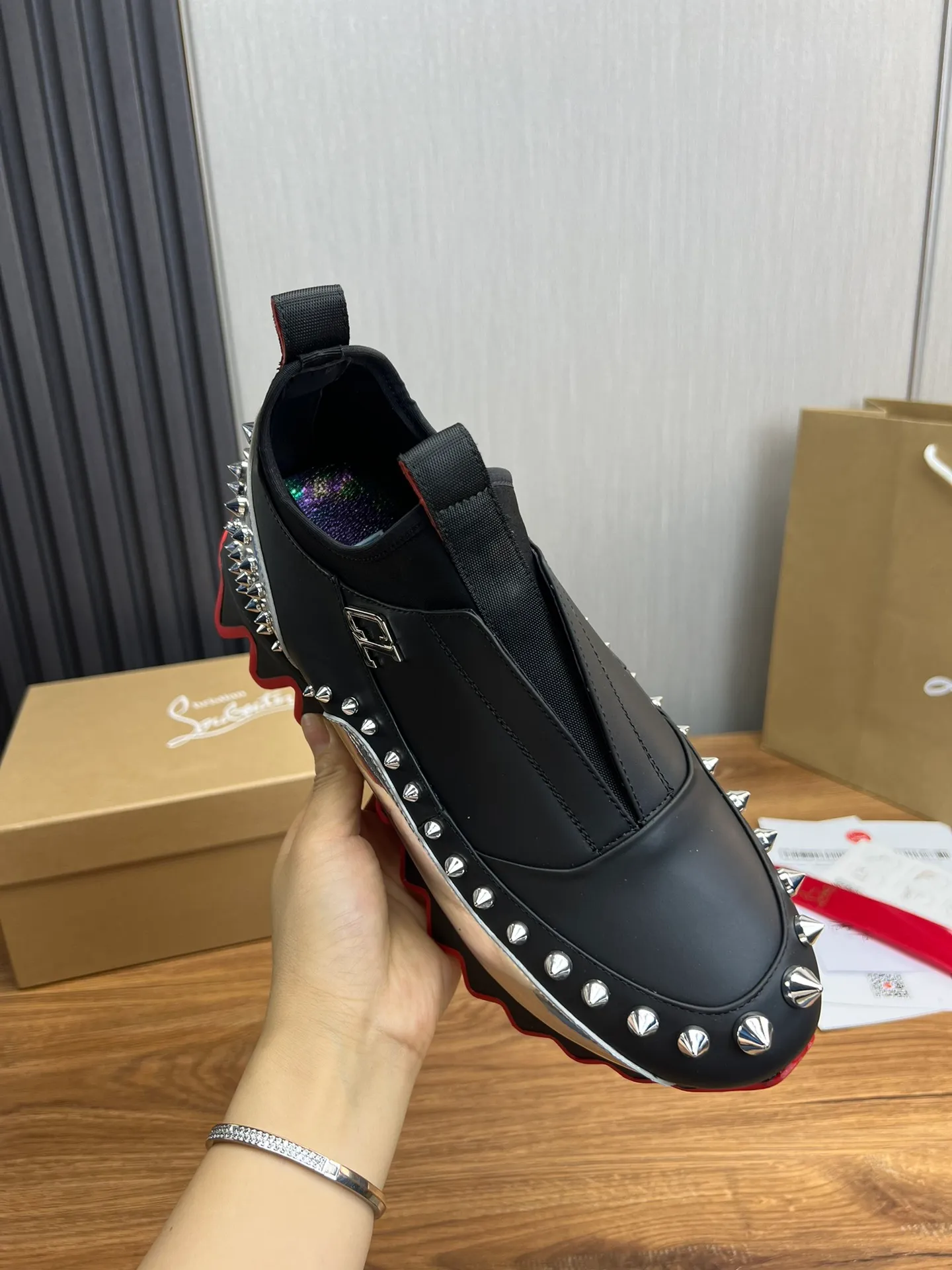 Men's shoes 💰680💰 CL popular red-soled boots 🆑1:1 original mold, Christian* Louboutin, imported cowhide stitching on the upper & water-dyed cowhide lining, original outsole ⬆️ Wear-resistant and non-slip, full set of counter packaging 🎁38-45 (38.45 for customization, non-refundable)